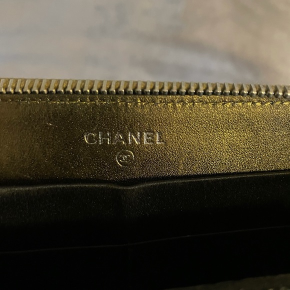 Vintage CHANEL TRAVEL LINE Long Zippy Wallet - Picture 10 of 10
